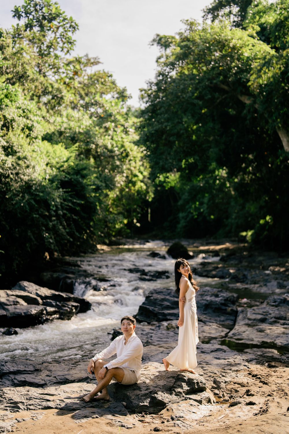 Romantic pre-wedding photoshoot at Blangsinga Waterfall