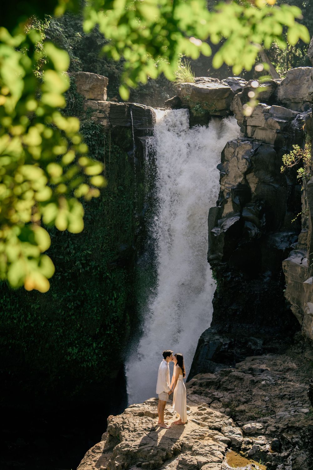 Romantic pre-wedding photoshoot at Blangsinga Waterfall