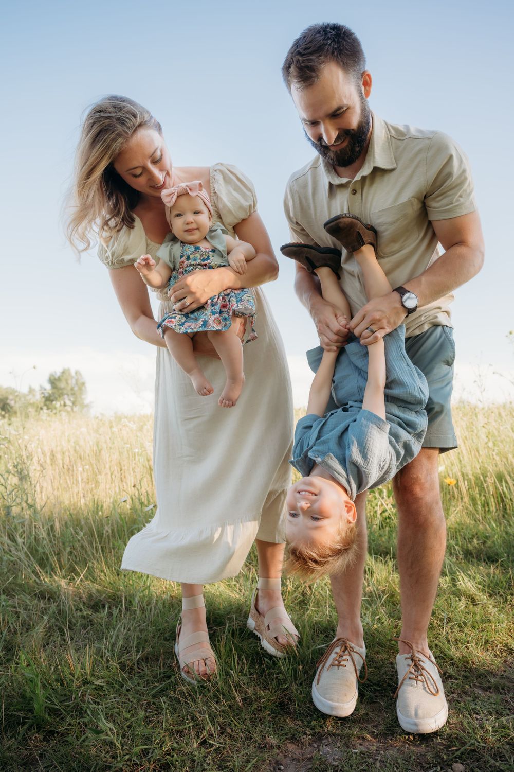 Laura O'Brien Photography
Madison, Wisconsin family and wedding photographer