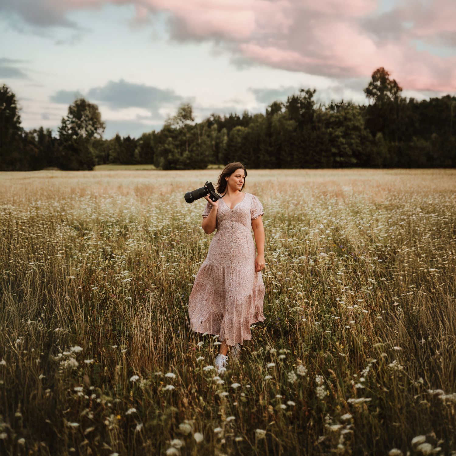 Hergott Sydney Family Photography Eva standing in the fields with her camera