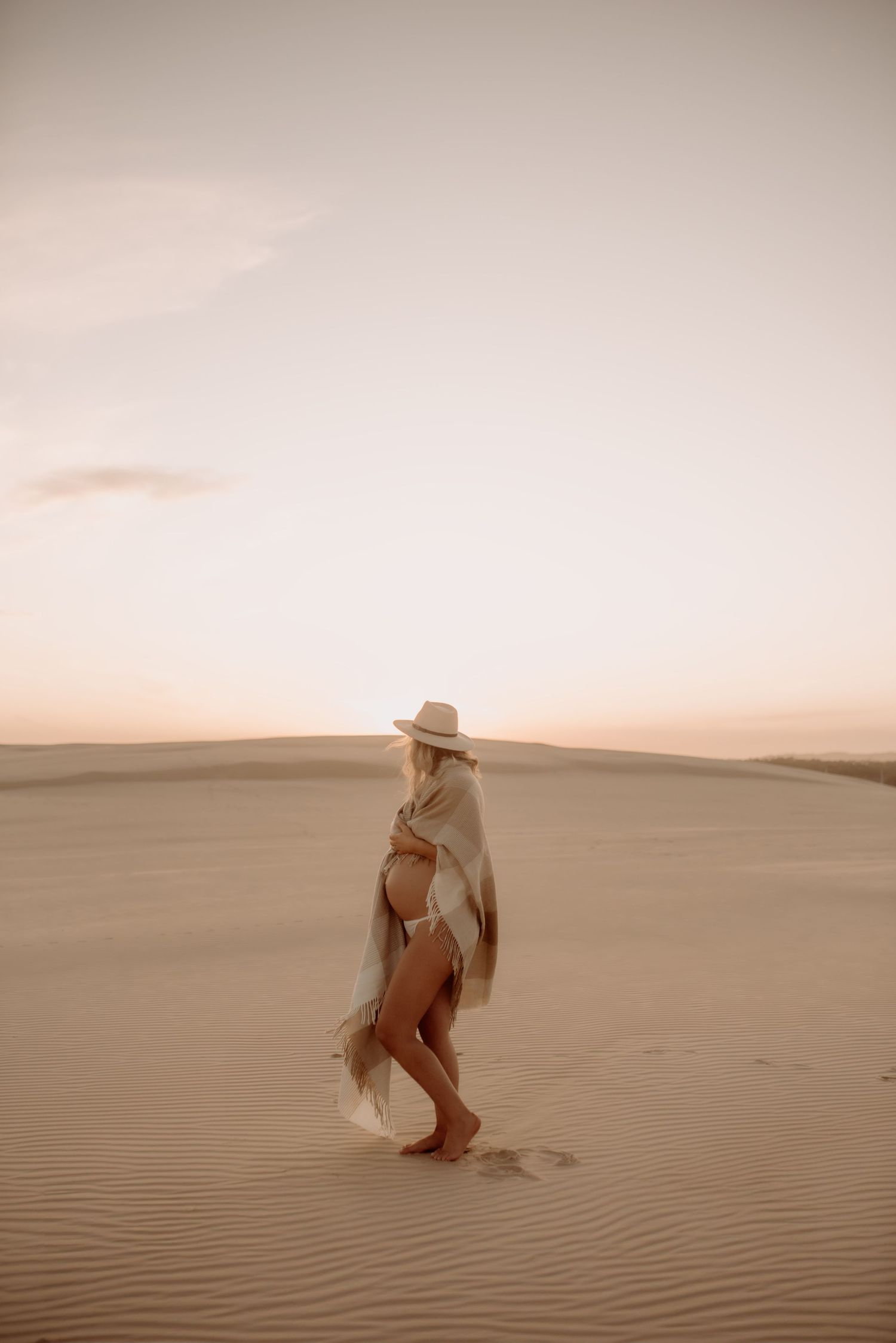 Sand-dune maternity