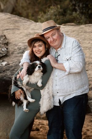 couple photoshoot with their dog in Clifton Gardens in Mosman