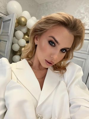 Bridal makeup and hairstyling in Cambridge by Vosophie Makeup