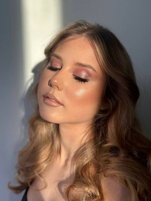 Bridal makeup and hairstyling in Cambridge by Vosophie Makeup