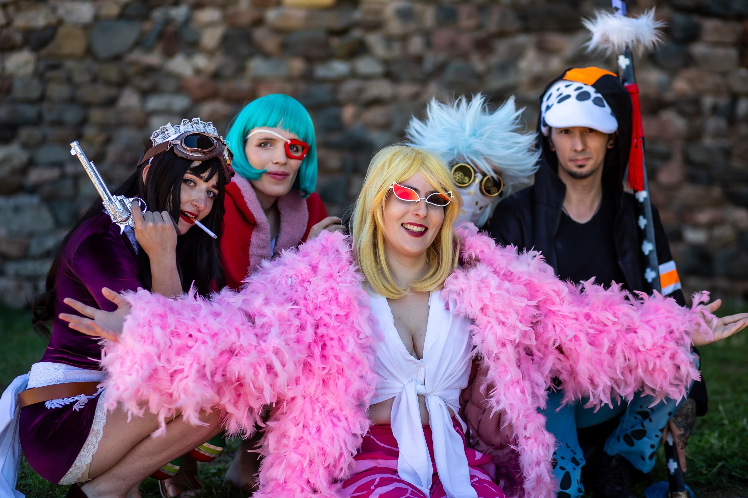 séance photo groupe d'amis déguisés et cosplayeurs