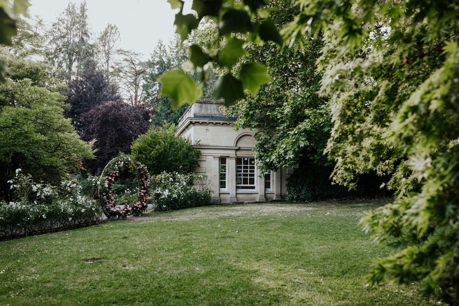 Temple of Minerva | Botanical Garden Wedding Venue in Bath