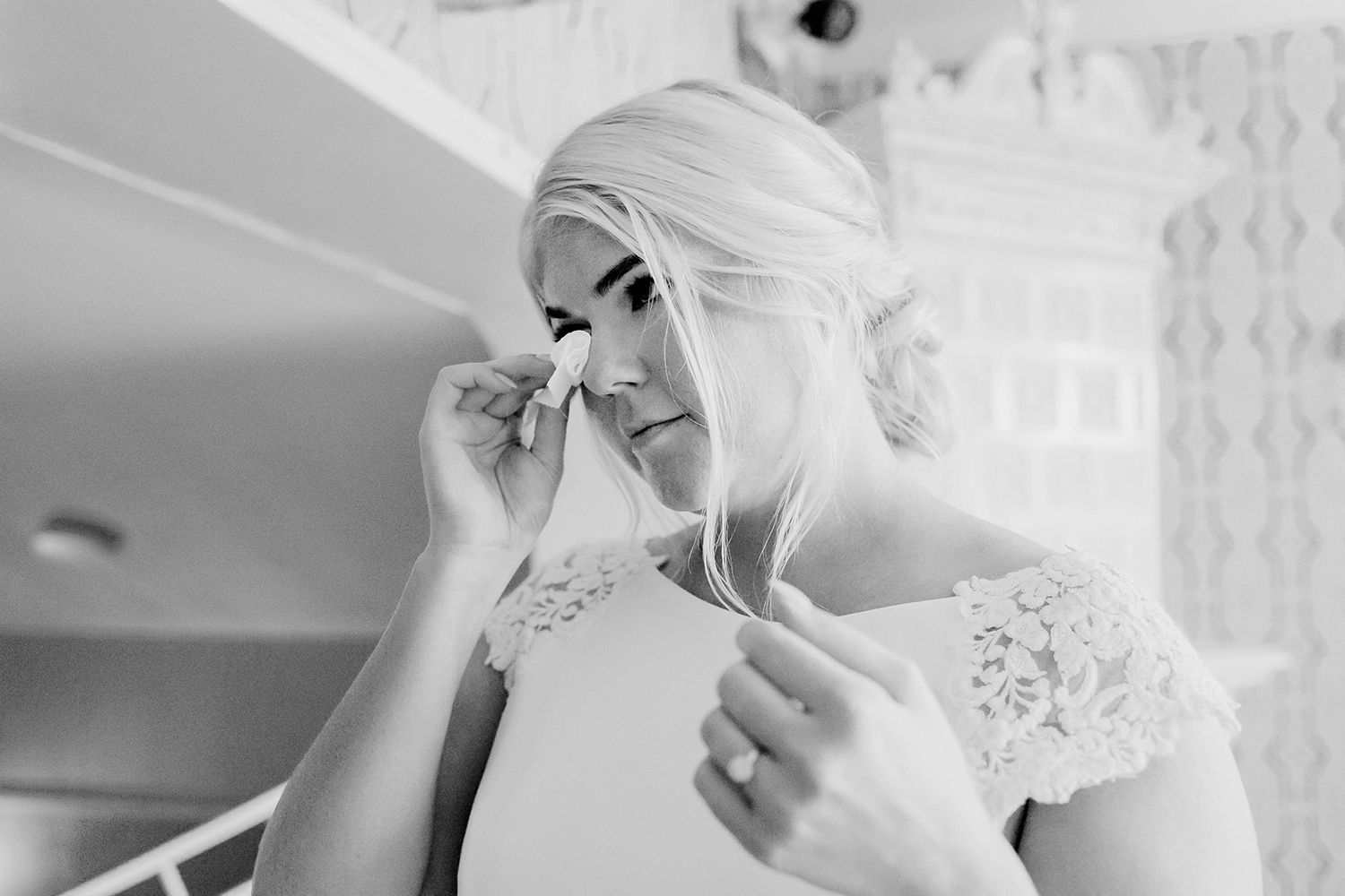Bröllop i Örebro. Karlslunds herrgård. Utomhusvigsel. Fotograf i Karlstad Rebecca Nordin.