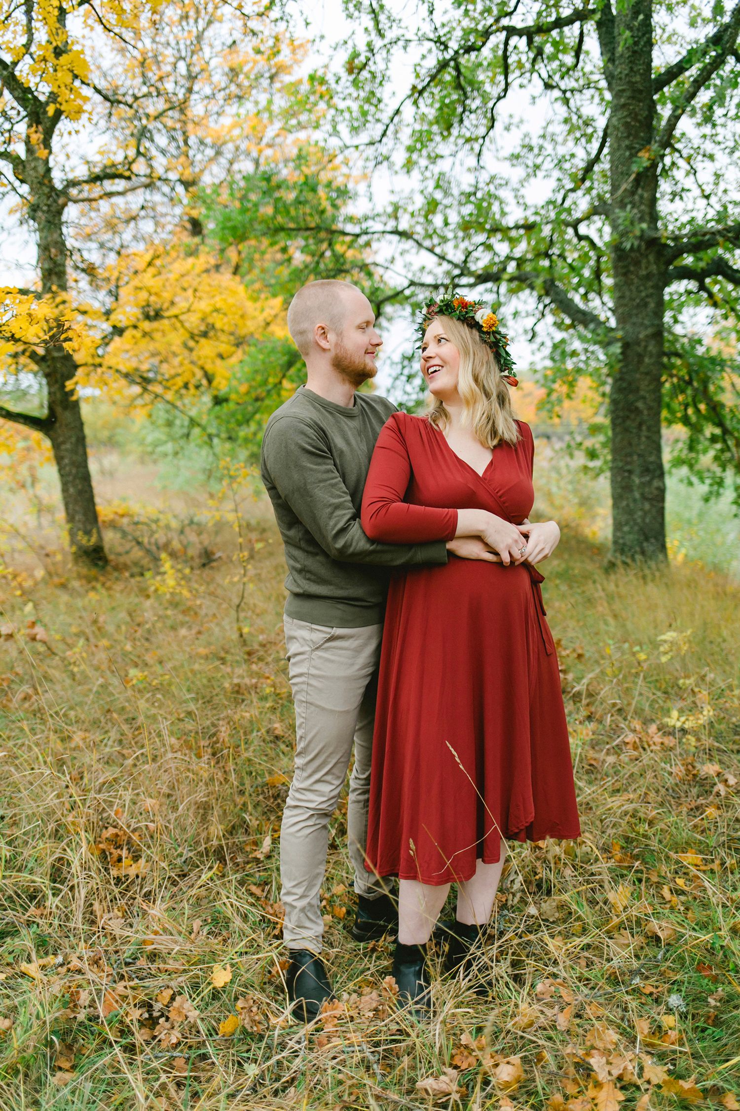 Elin och Henriks gravidfotografering vid Strömsholms slott utanför Västerås. Footgraf Rebecca Nordin.