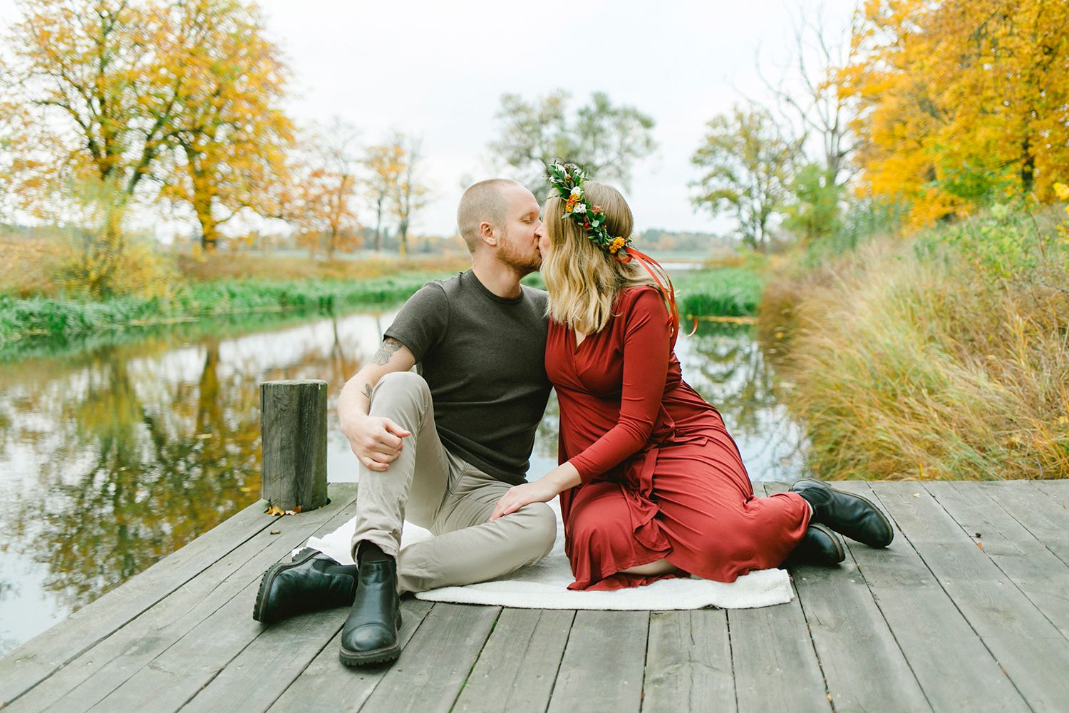 Elin och Henriks gravidfotografering vid Strömsholms slott utanför Västerås. Footgraf Rebecca Nordin.