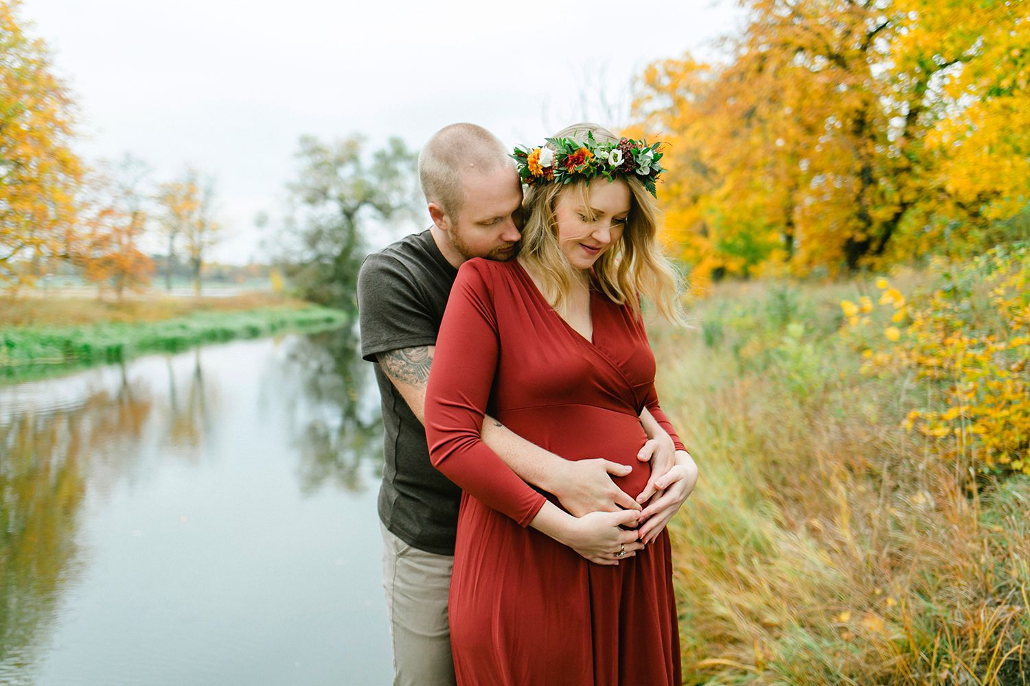 Elin och Henriks gravidfotografering vid Strömsholms slott utanför Västerås. Footgraf Rebecca Nordin.
