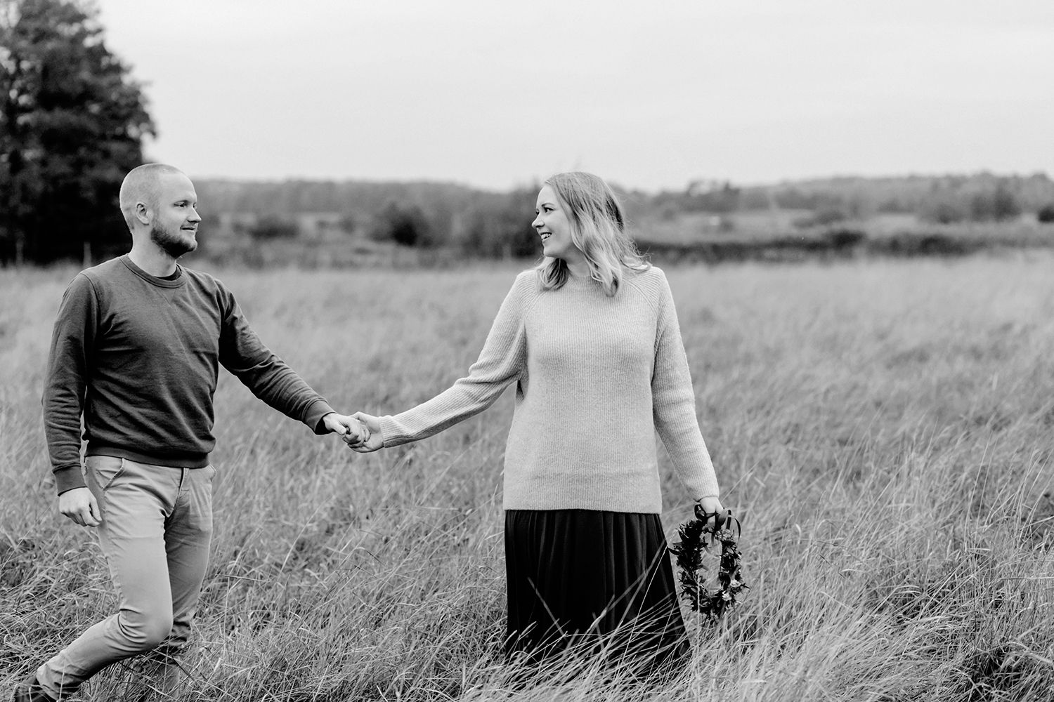 Elin och Henriks gravidfotografering vid Strömsholms slott utanför Västerås. Footgraf Rebecca Nordin.