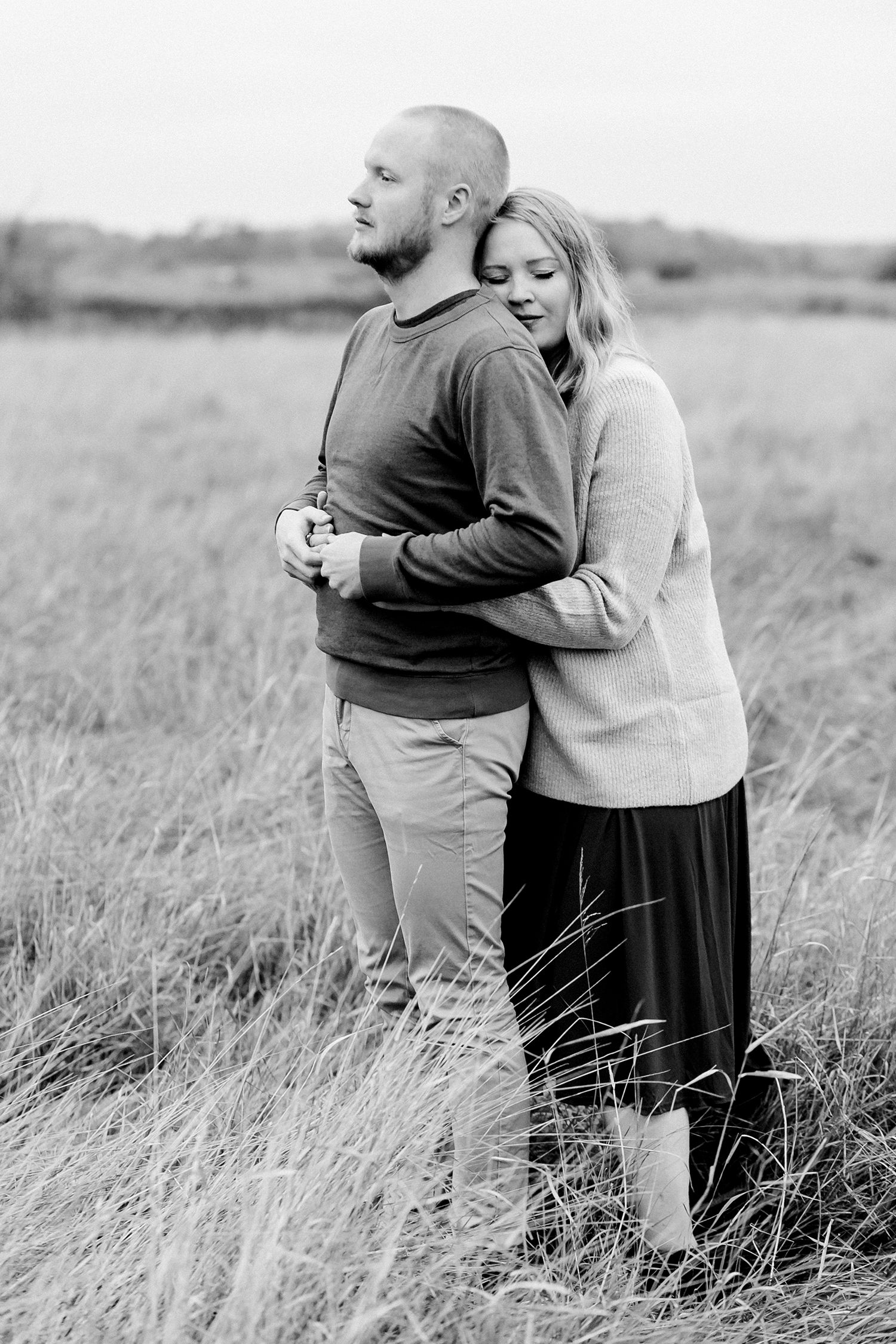 Elin och Henriks gravidfotografering vid Strömsholms slott utanför Västerås. Footgraf Rebecca Nordin.