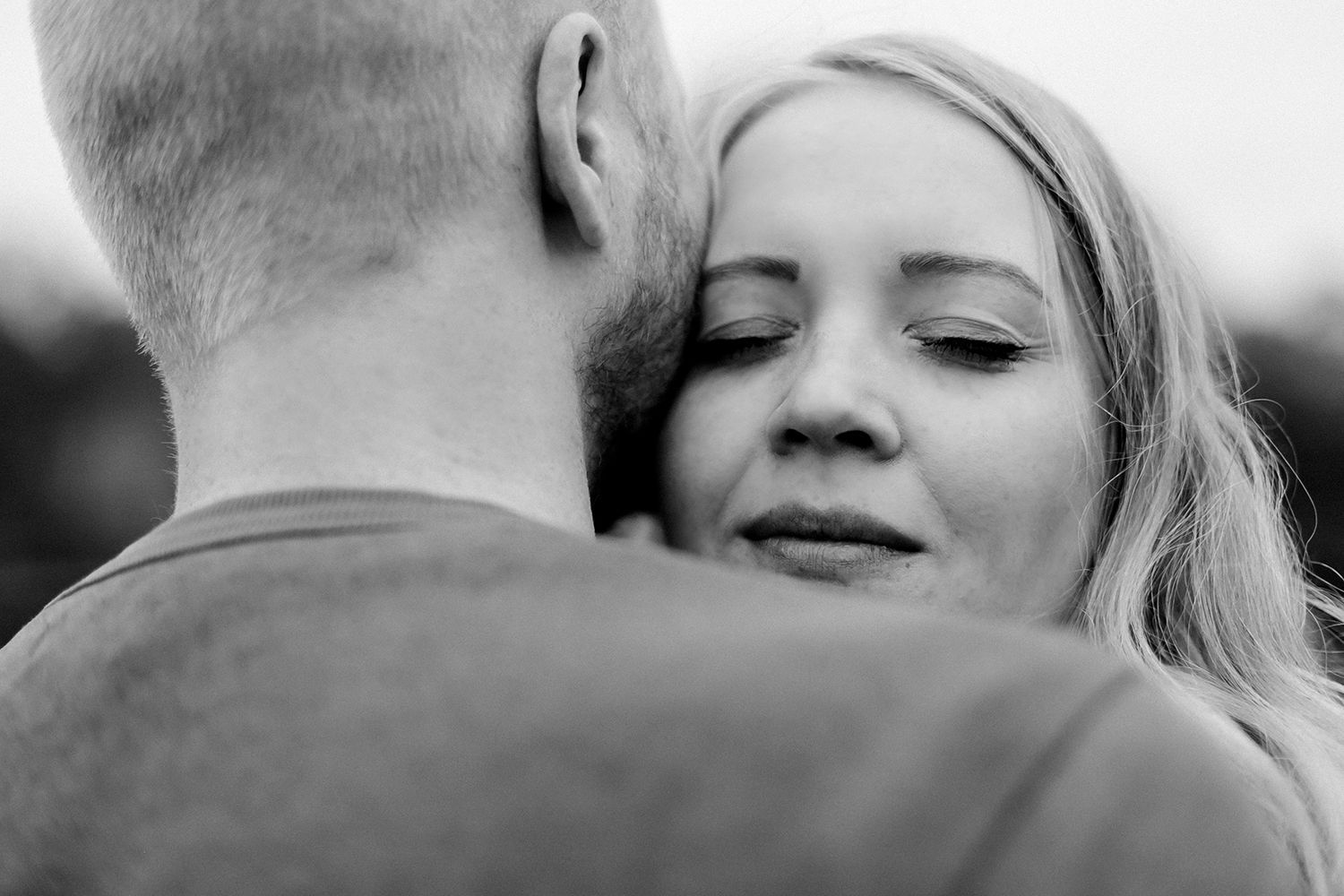 Elin och Henriks gravidfotografering vid Strömsholms slott utanför Västerås. Footgraf Rebecca Nordin.