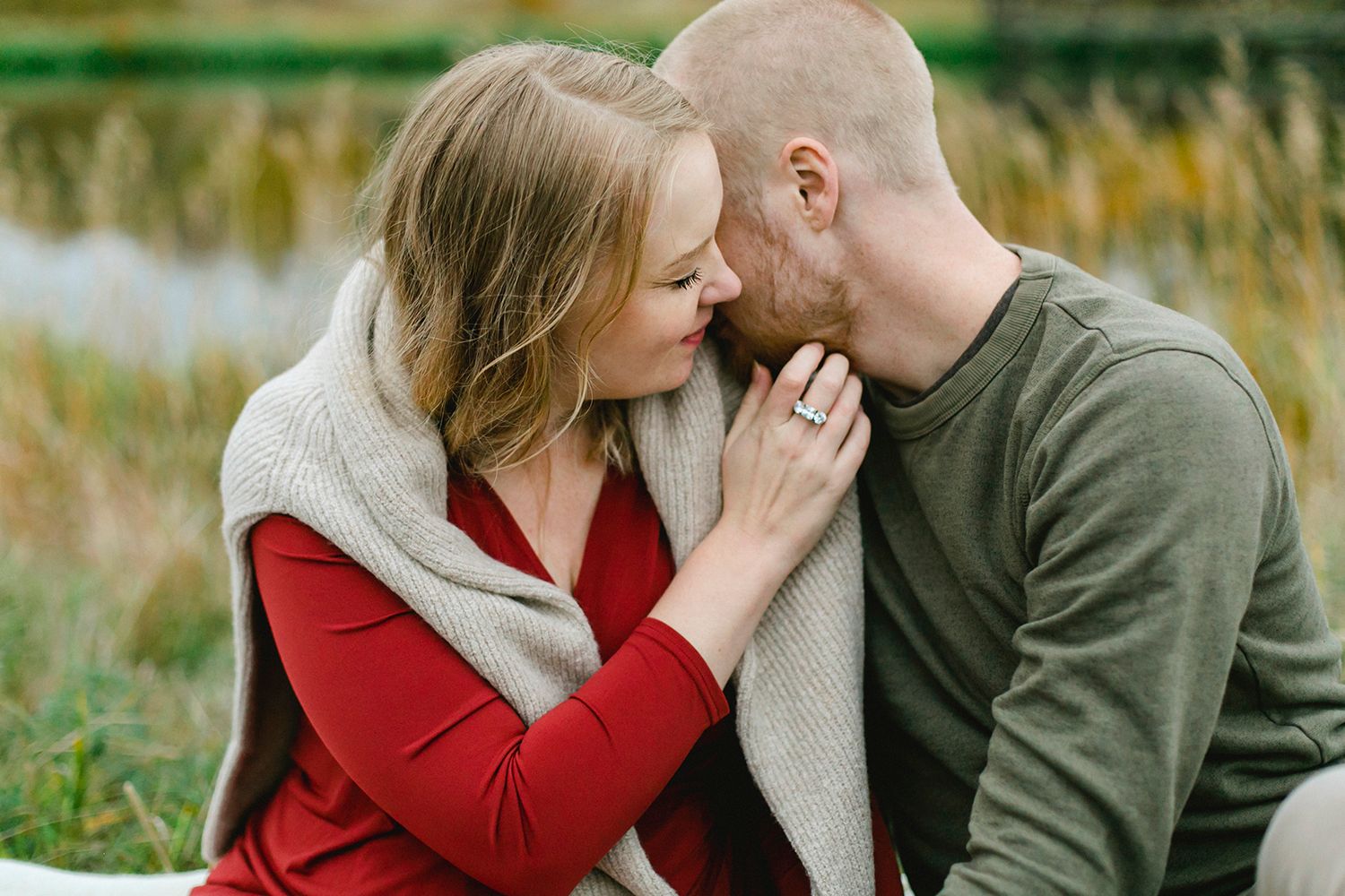 Elin och Henriks gravidfotografering vid Strömsholms slott utanför Västerås. Footgraf Rebecca Nordin.