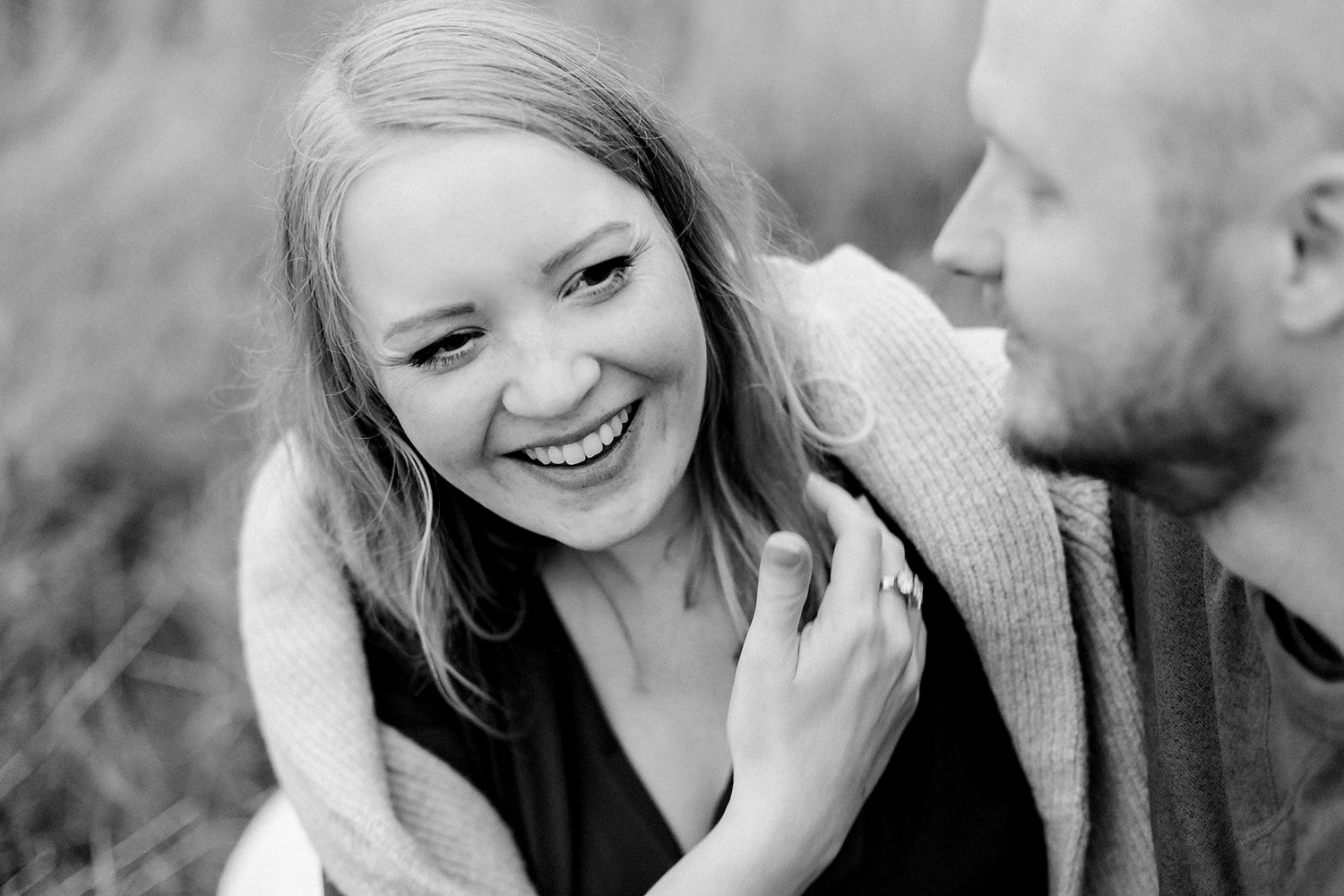 Elin och Henriks gravidfotografering vid Strömsholms slott utanför Västerås. Footgraf Rebecca Nordin.