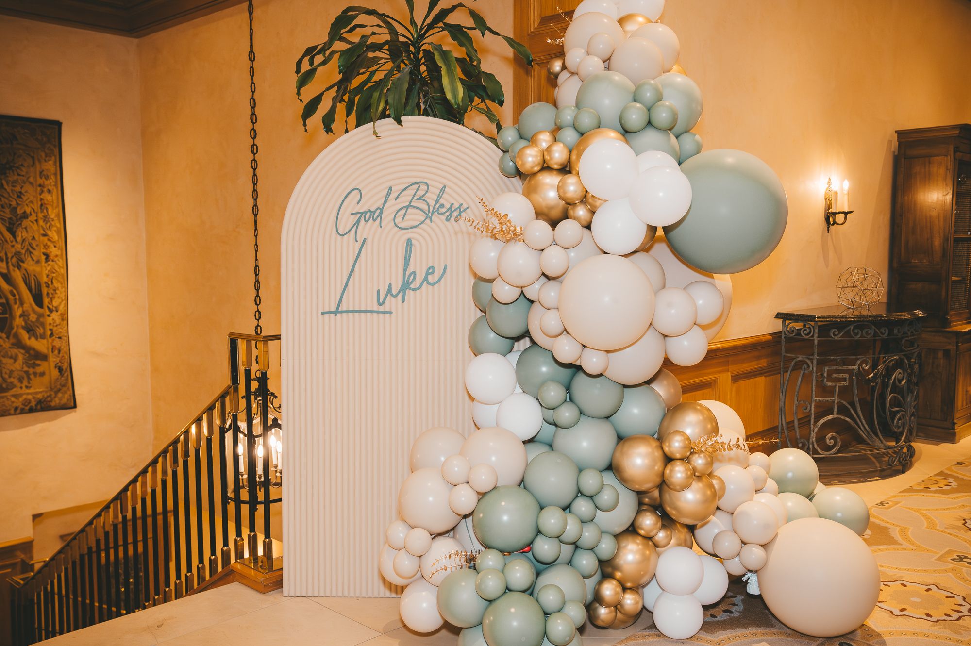 balloon decorations for the First Communion event is a great photography backdrop for individual and group portraits