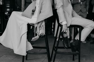 Trouwreportage Overijssel spontane, niet-gepsoeerde foto’s die het verhaal vertellen, Slot Doddendael