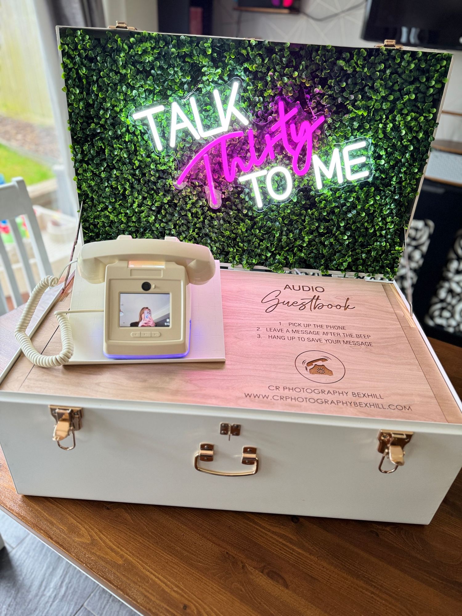 Video and audio guestbook hire perfect for weddings, parties, family gatherings, christenings, birthdays, party