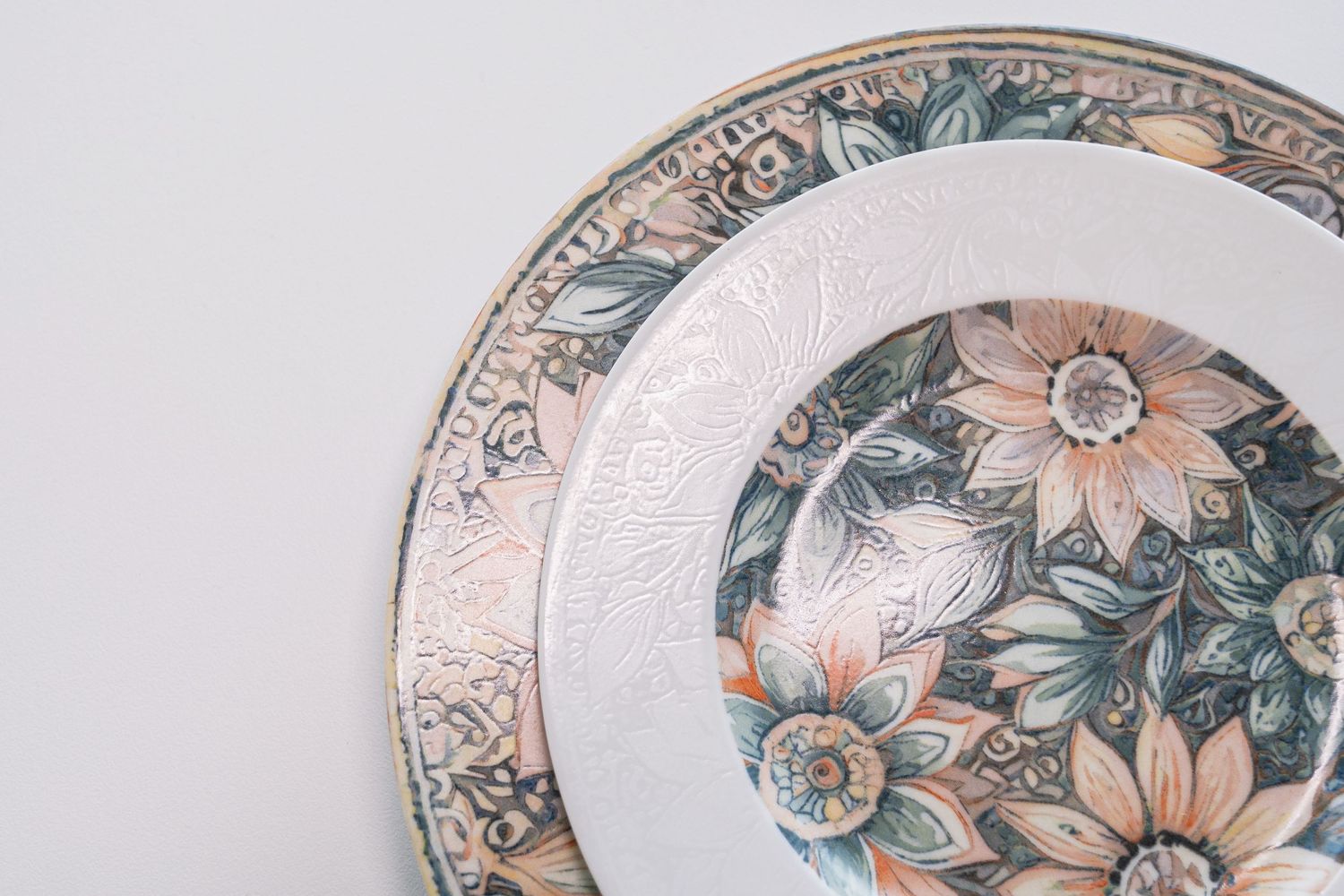 Dreamy Flowers porcelain collection with digital print by G. Benedikt.