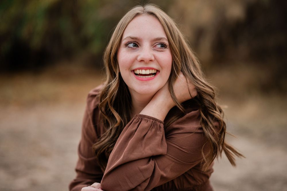 Gilbert Arizona photographer Melissa Maxwell of Jubilee Family Photography. Senior girl portraits at Butcher Jones Recreation Area.