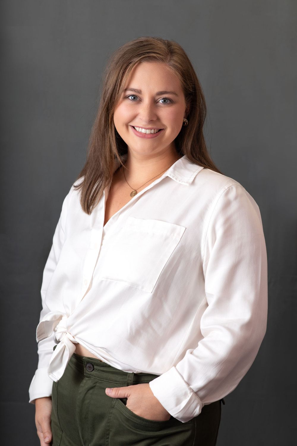 Truly Juli Photography headshot of a female employee who works for an insurance agency in Le Mars