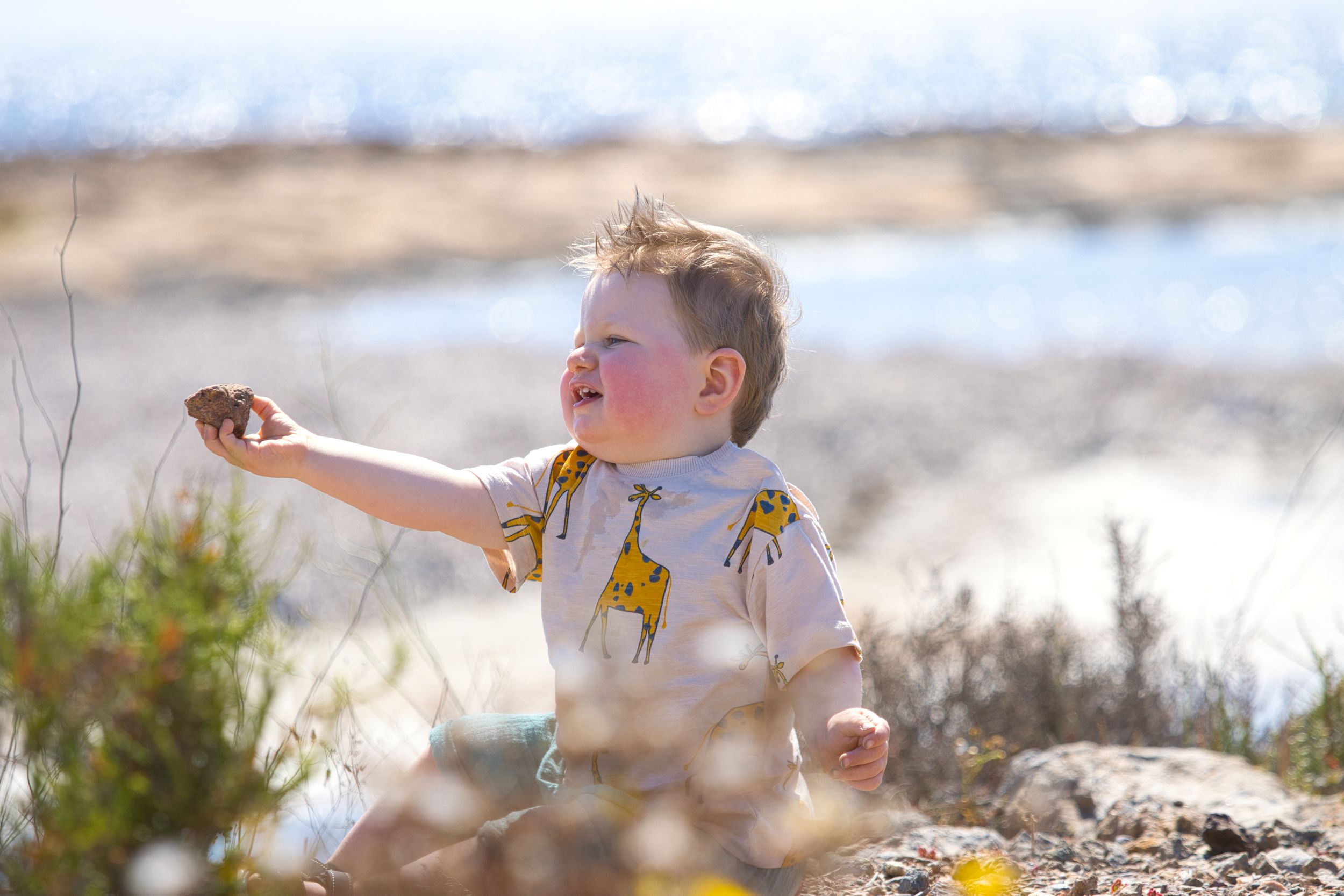 Een kind op z’n mooist: vrij, blij en vol verwondering in de natuur