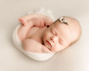 Fort Wayne Indiana Newborn Photographer