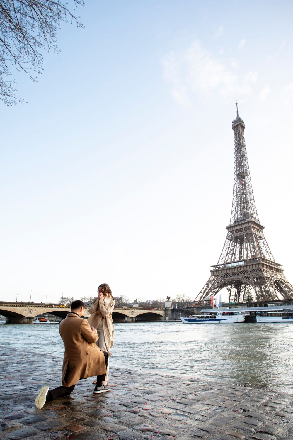 Most wonderful winter secret surprise proposal in Paris Eiffel Tower captured by Julien LB Photography