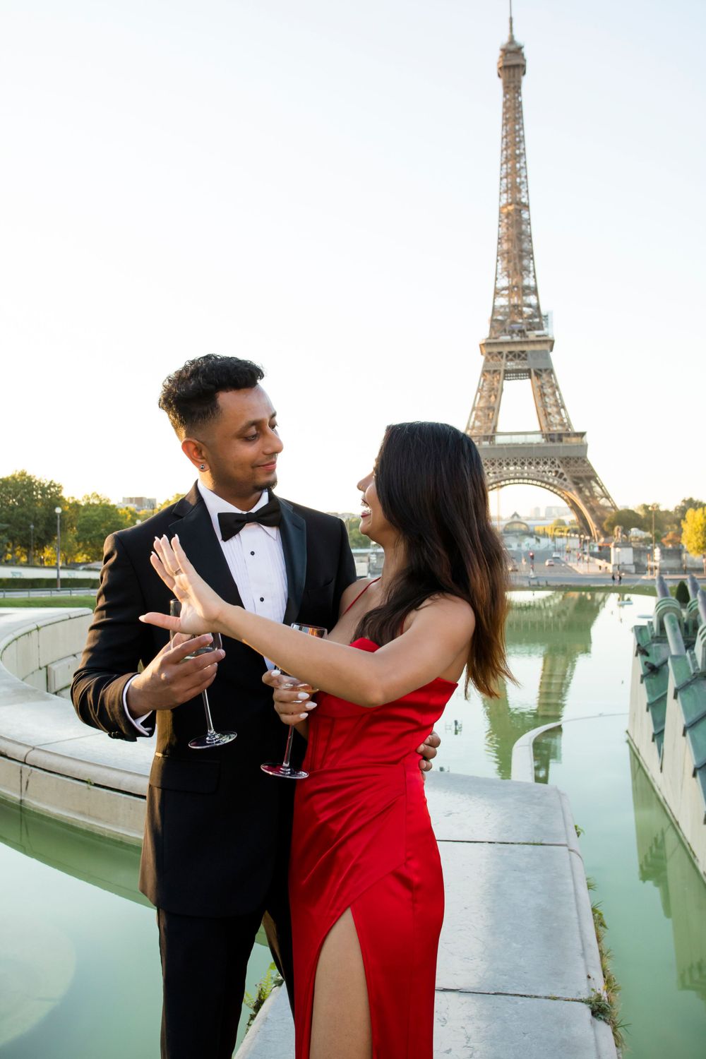 Most wonderful winter secret surprise proposal in Paris Eiffel Tower captured by Julien LB Photogrpahy