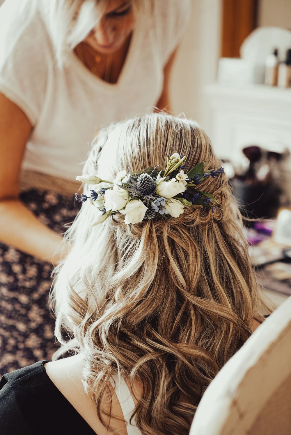 Photo de mariage, préparation de la mariée, par Chloé Cabanes
