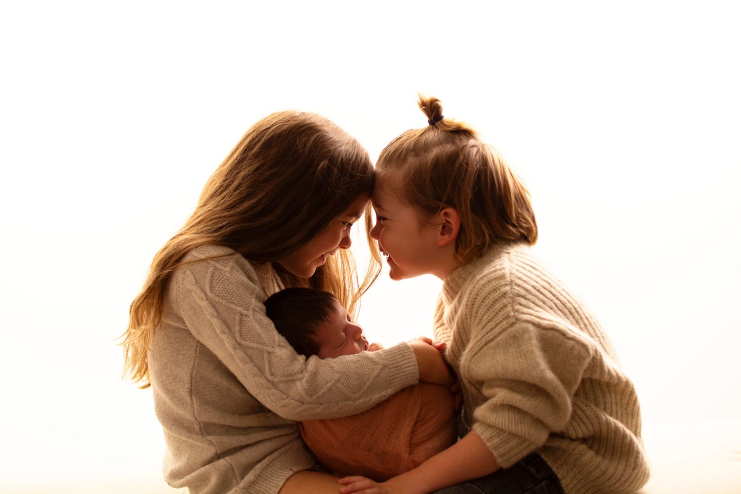 ACE NEWBORN PHOTOGRAPHY BABY PHOTO
sibling photo
family photo
newborn photo