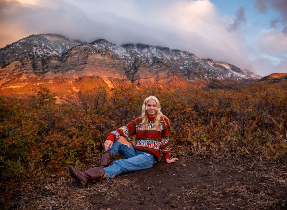 Utah senior photos. Fall, true to color, provo utah. Central Utah