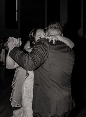 Michigan Wedding Photographer | Creative Art By Bree