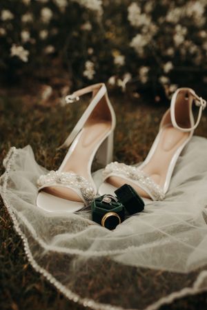 Michigan Wedding Photographer | Creative Art By Bree