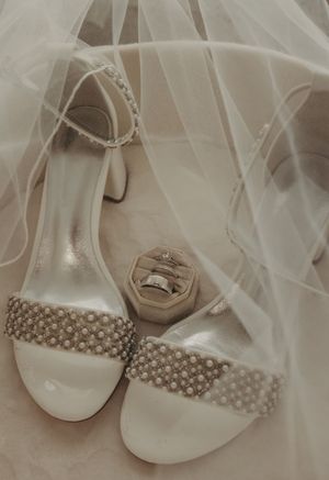 Michigan Wedding Photographer | Creative Art By Bree