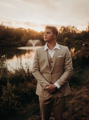 Michigan Wedding Photographer | Creative Art By Bree