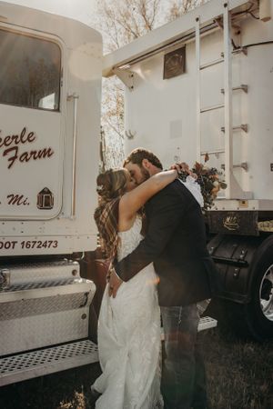 Michigan Wedding Photographer | Creative Art By Bree