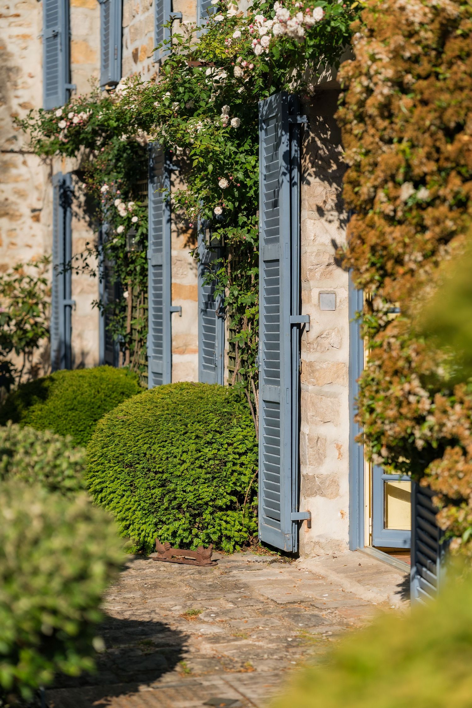 Détail d'une façade ensoleillée en Seine et Marne