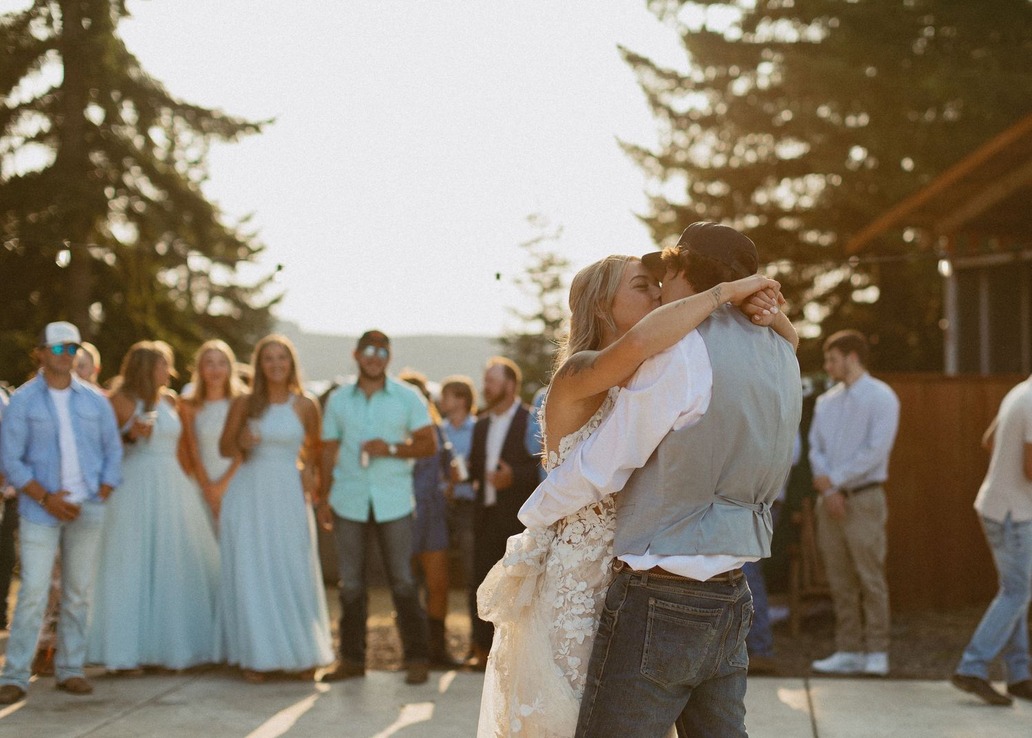 Oregon wedding and couples photographer capturing authentic, timeless moments for couples throughout the Pacific Northwest and beyond PNW!