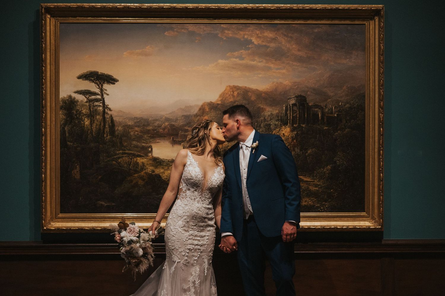 Elegant Dayton Art Institute | Couple Kissing | Bride & Groom Portrait | Dayton Wedding Photographer | Elegant Museum Gallery | Painting