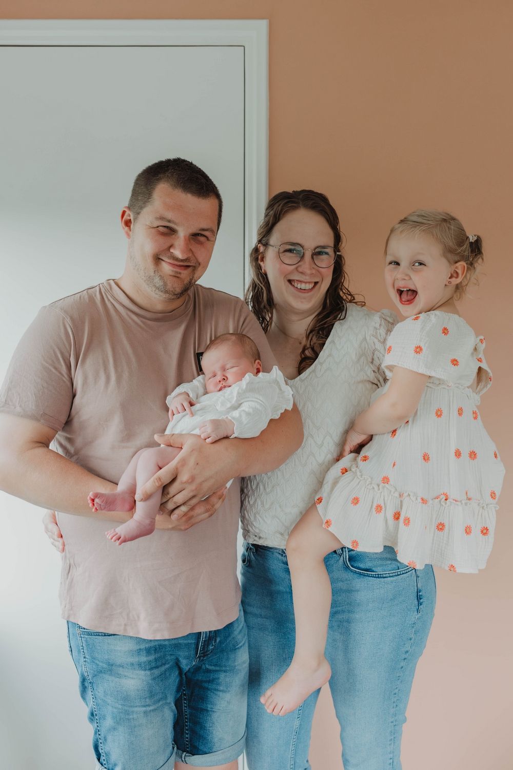 Newbornfotograaf Zwolle, Stadhagen babyfotografie lifestyle shoot