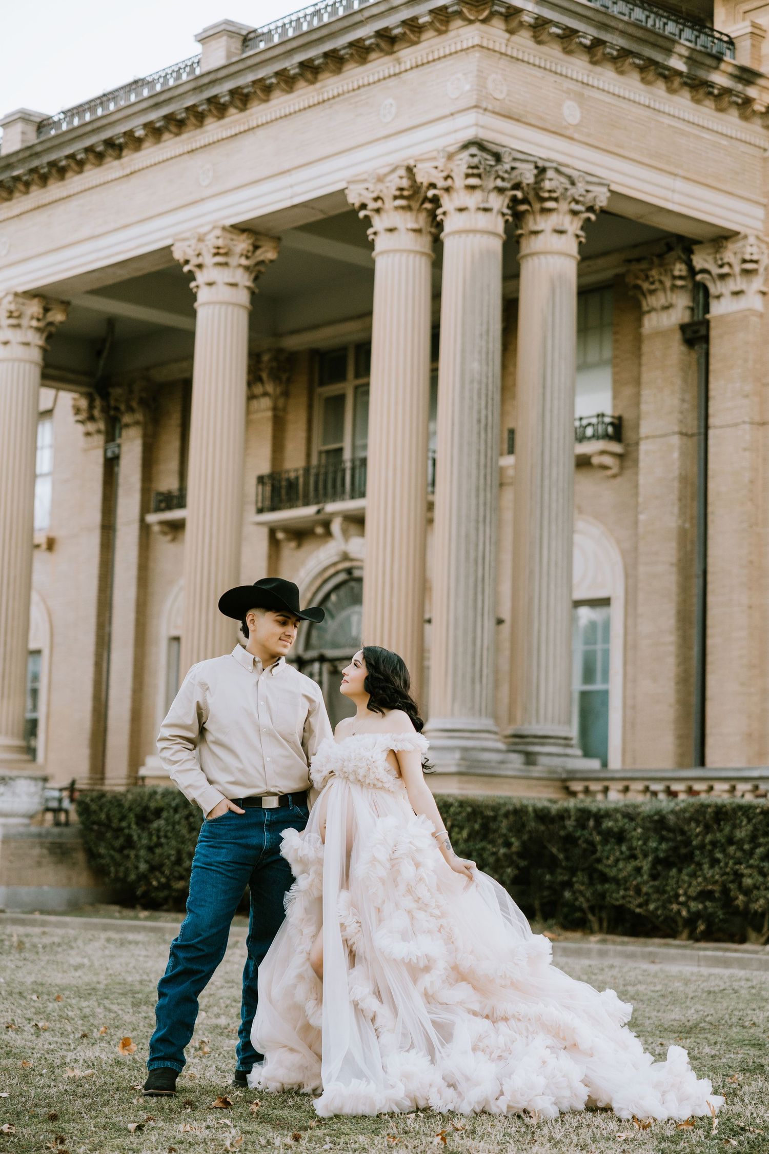 TOP SCENIC LOCATIONS FOR MATERNITY PHOTOS IN OKLAHOMA