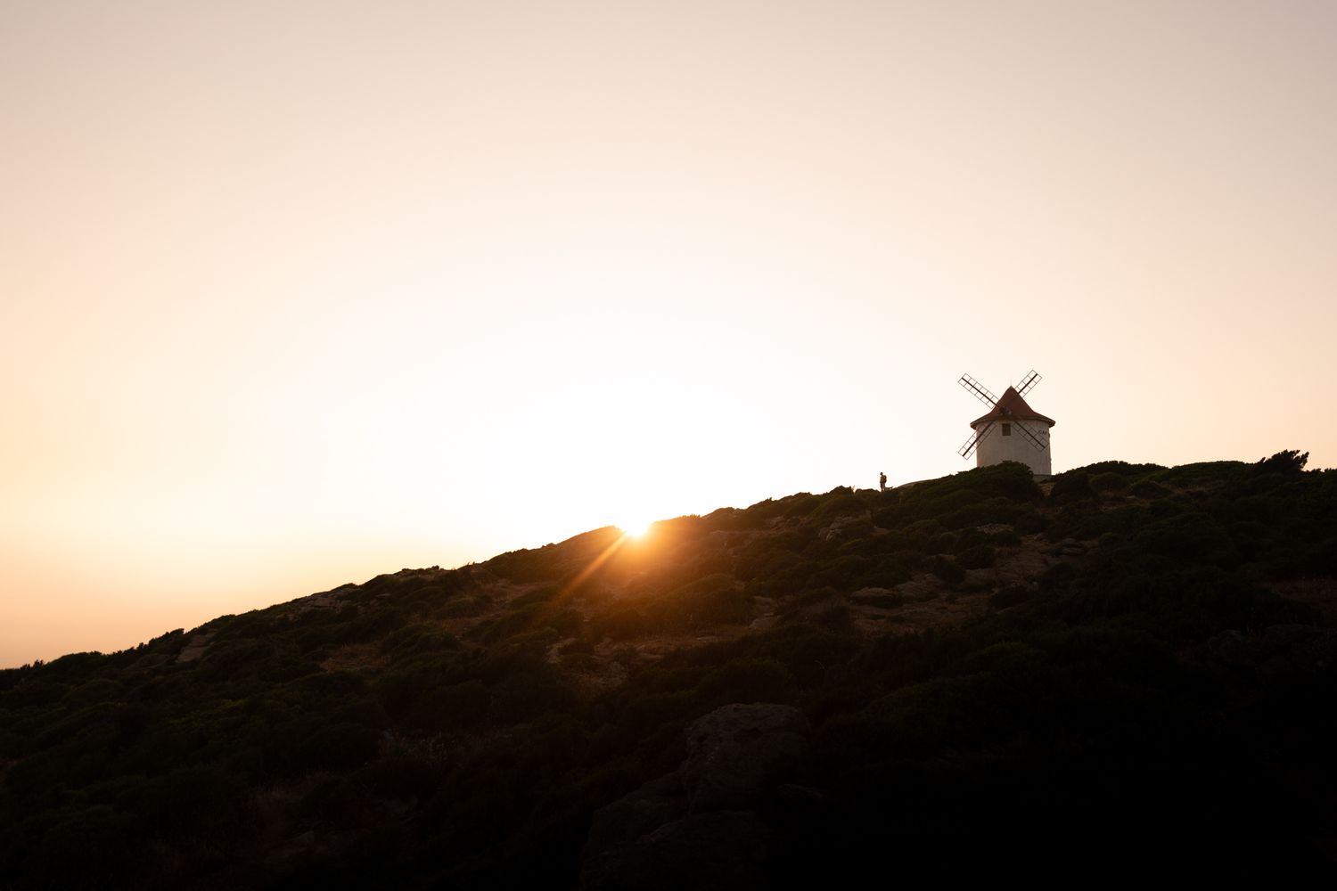 moulin mattei au coucher du soleil