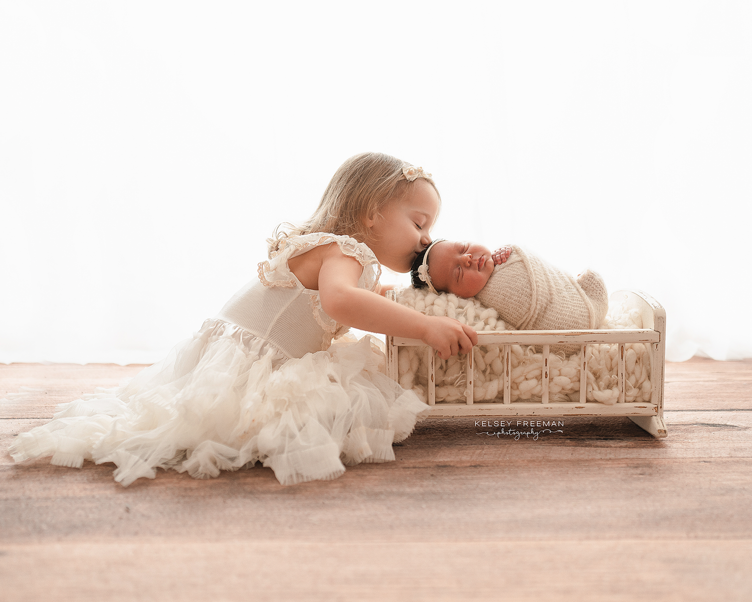 Newborn, maternity, & family photography studio located in between Atlanta, Georgia and Birmingham, Alabama with full service photo studio.