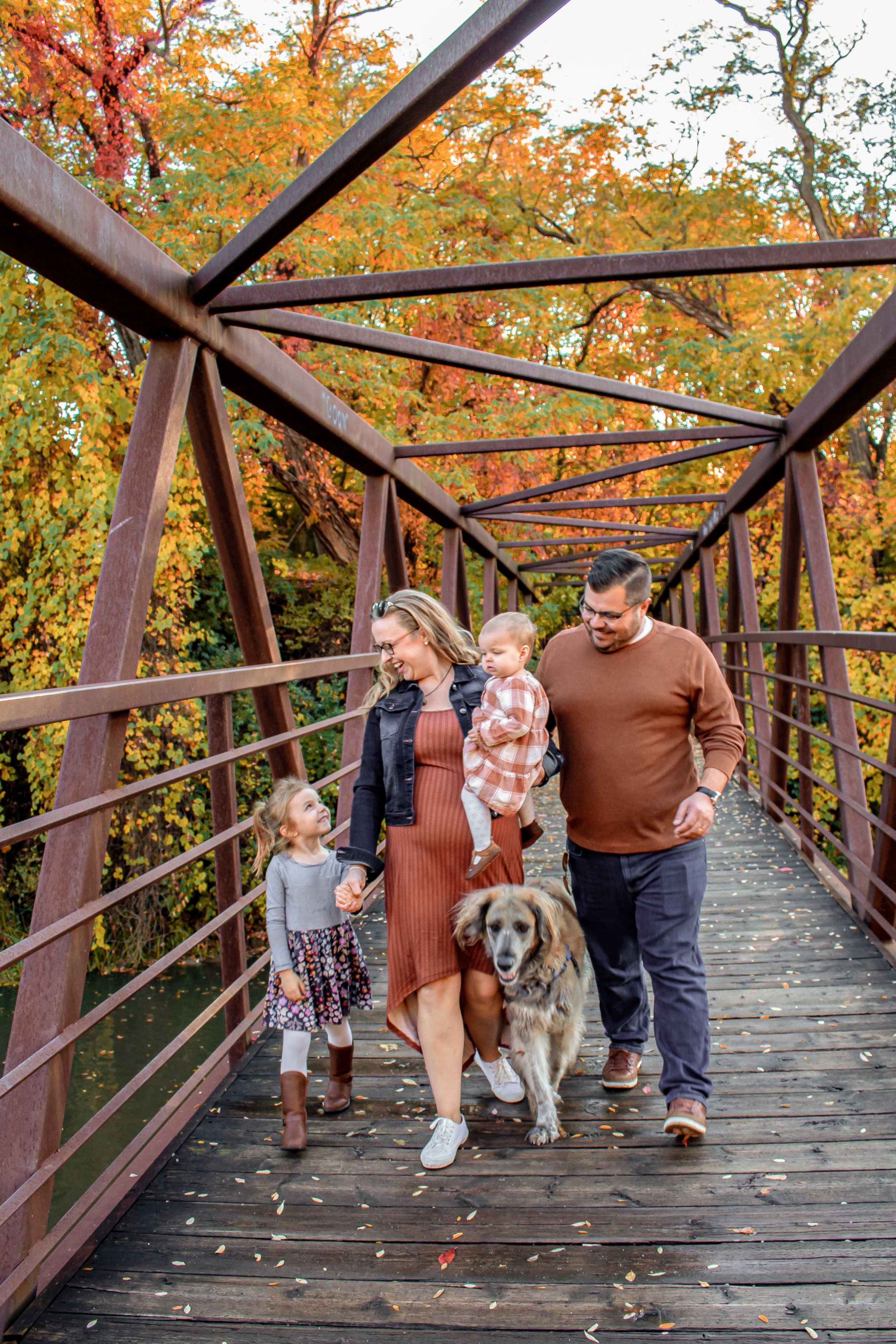 Fall Family session outdoors in Mississauga