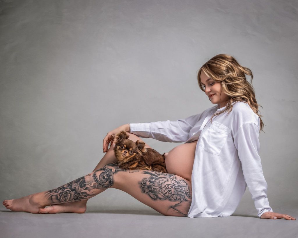 Gravidfotografering i studio i Örkelljunga med husdjur