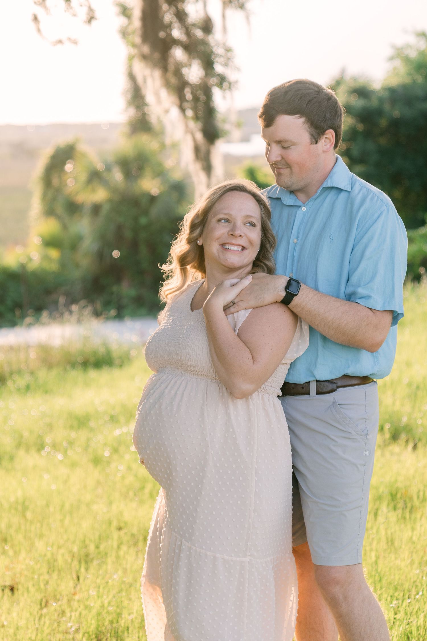 Sweet maternity moments under Spanish moss