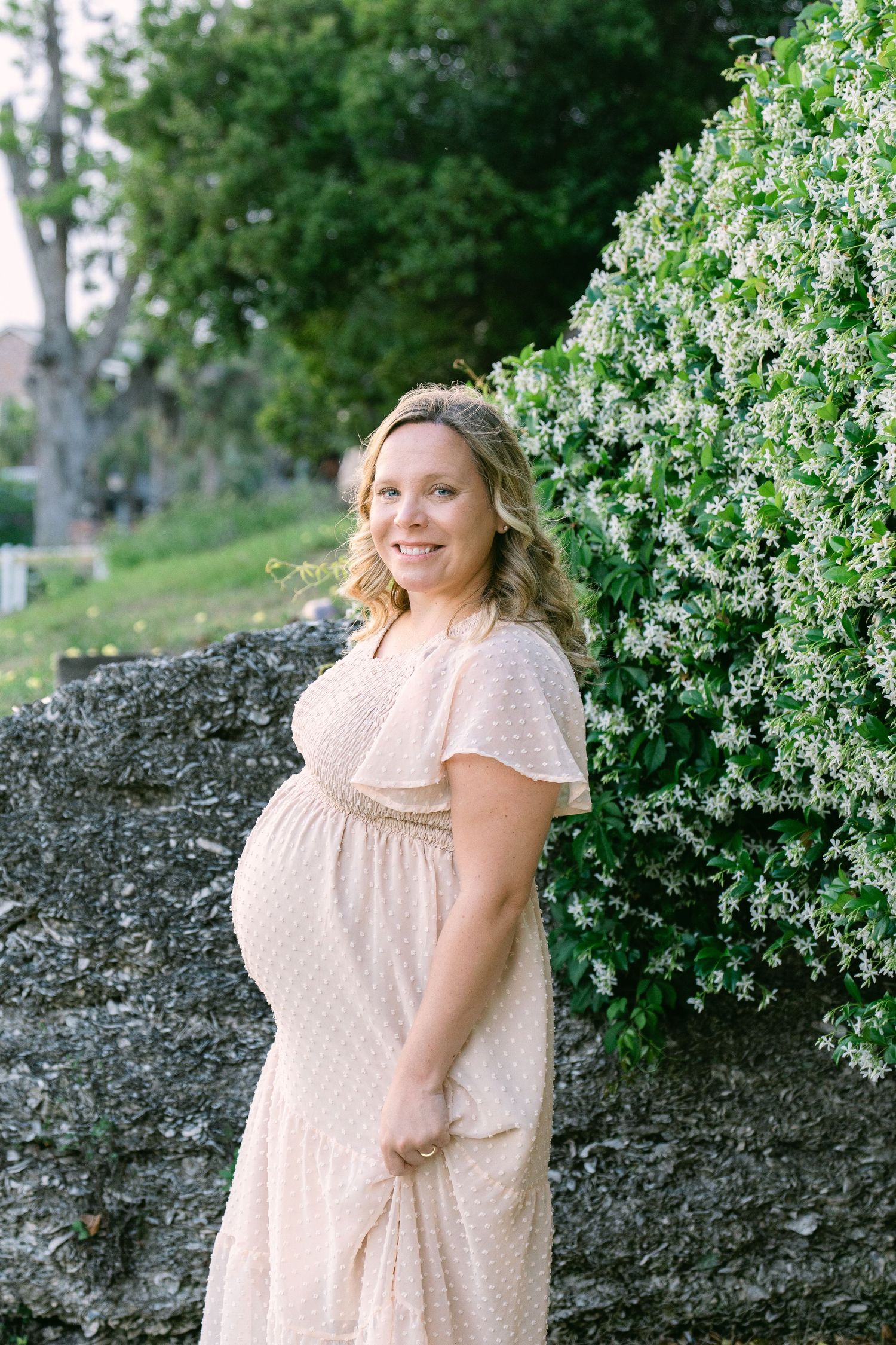 Pregnancy photos with Southern charm
