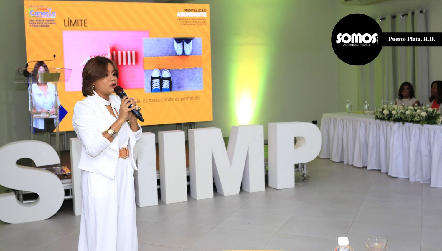 Derissé De León presenta Somos Impulsa, iniciativa de formación continua creada por Somos Magazine en Puerto Plata.
