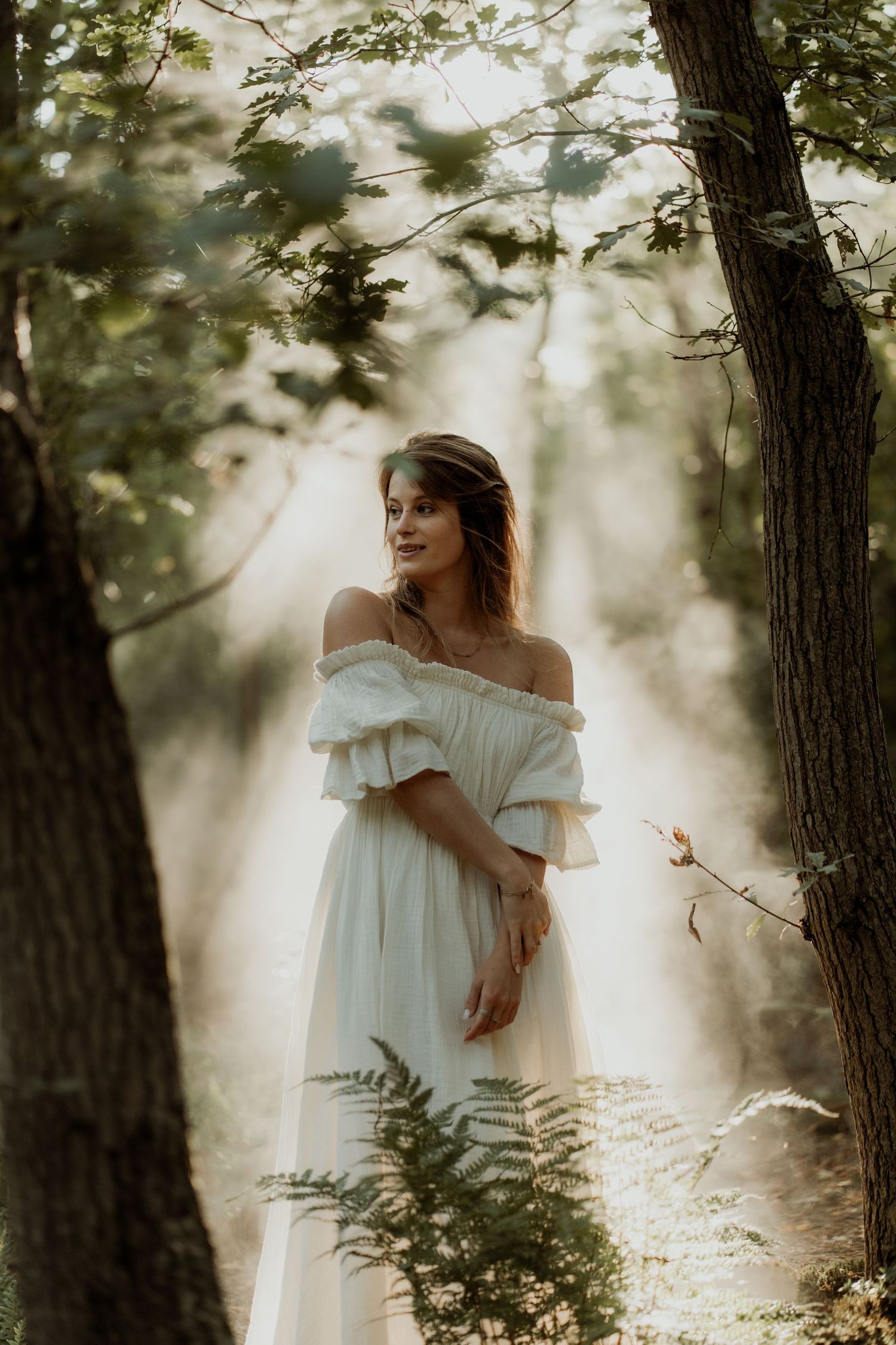 vrouw-fotoshoot-bos-nederland-empowerment